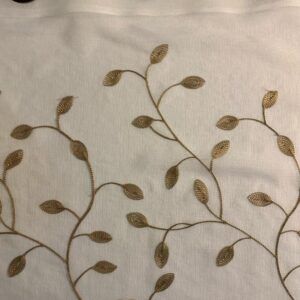Set 2 Cortinas de Velo Bordado D-3 con Argollas 1,40 x 2,20 mts