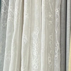 Set 2 Cortinas de Velo Bordado Diseño D-4 con argolla 1,40 x 2,20 mts Blanco